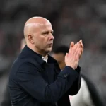 ميلان يبتعد عن آرني سلوت ويبحث عن مدرب جديد