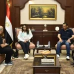 اجتماع وزيرة التنمية المحلية مع محافظ البحر الأحمر لتطوير إدارة المخلفات