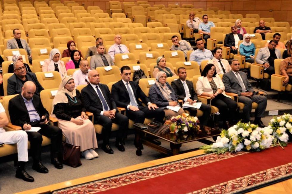 اجتماع وزير الطيران
