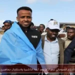 عودة الحكم الصومالي عمر أرتان بعد أزمة التأشيرة واستقبال جماهيري حافل