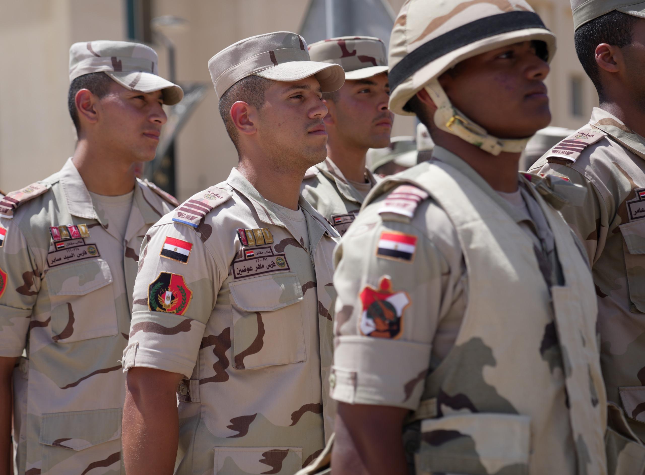 الرئيس السيسي يلتقي طلبة الأكاديمية العسكرية المصرية
